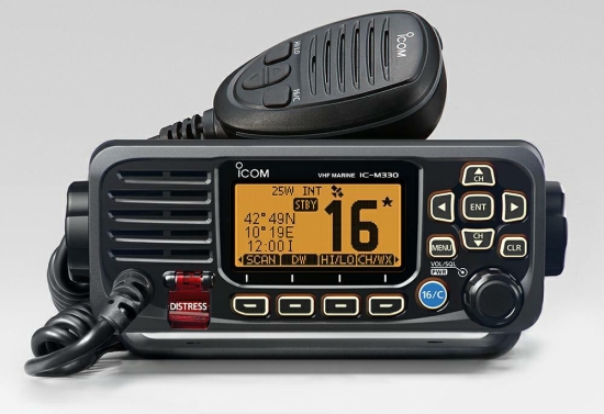 Marine (w/GPS) VHF radio incl.  INT/Basel channels, ATIS, DSC, IPX7 with DC cable / Mobile bracket /